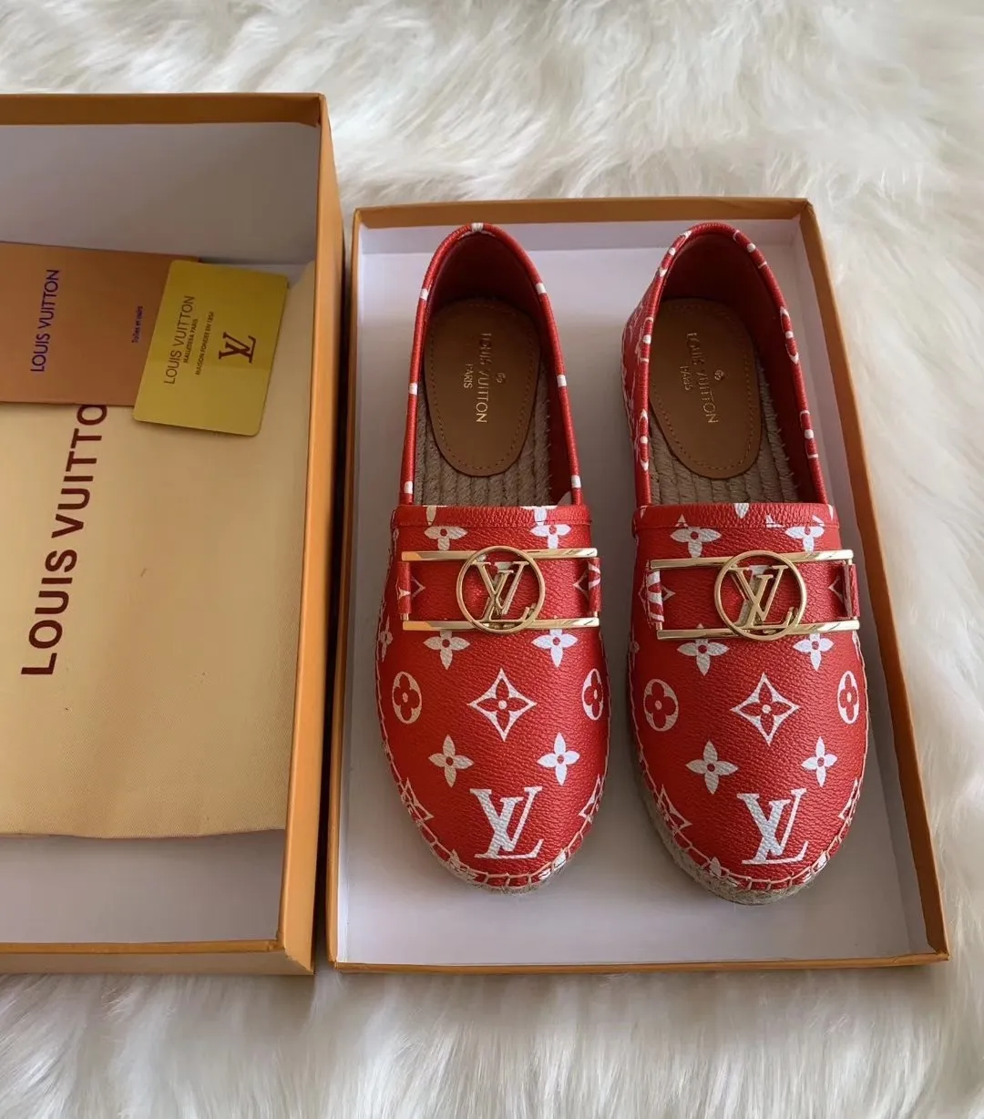 👟👟Ex-factory price 380👟👟 Lvui...Vuitt* on/】...Top purchasing agent, the highest version. Counter 19ss autumn and winter new straw woven women's, men's, mixed material gold thread letter fisherman shoes series, popular single shoes, beautiful on the feet. Purchase the authentic original build 6⃣Female model: sizes 34-41.